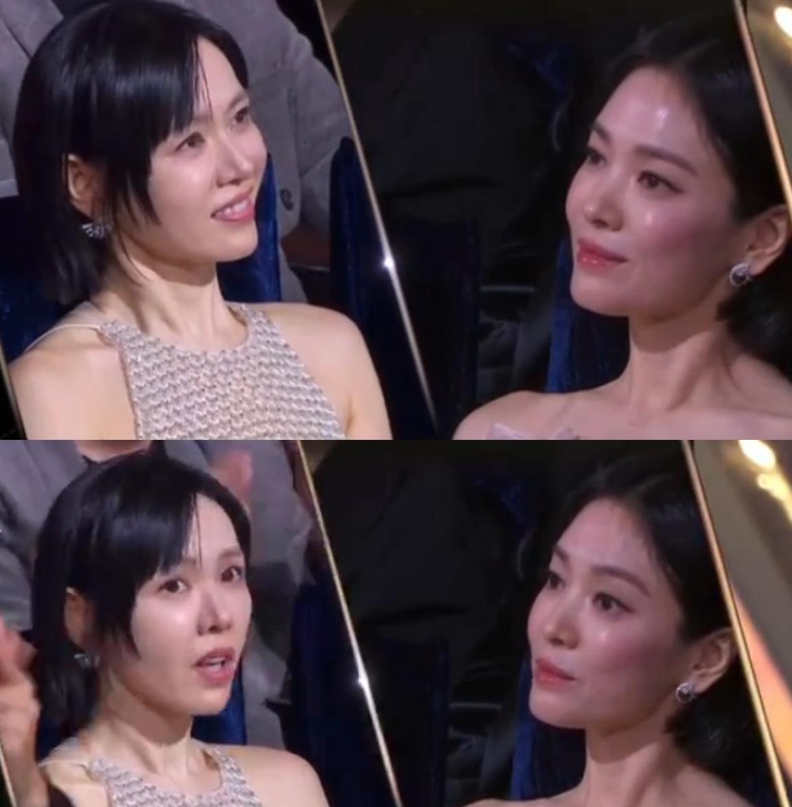 青龙奖幕后，宋慧乔的表情，玄彬孙艺珍，娱乐圈真复杂孙艺珍拿了青龙奖，最佳女演员