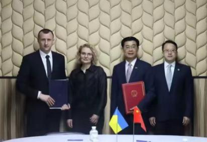 中乌关系升温，咱们正式开放乌克兰小麦粉的进口，这意味着中乌之间的农业合作再次升级