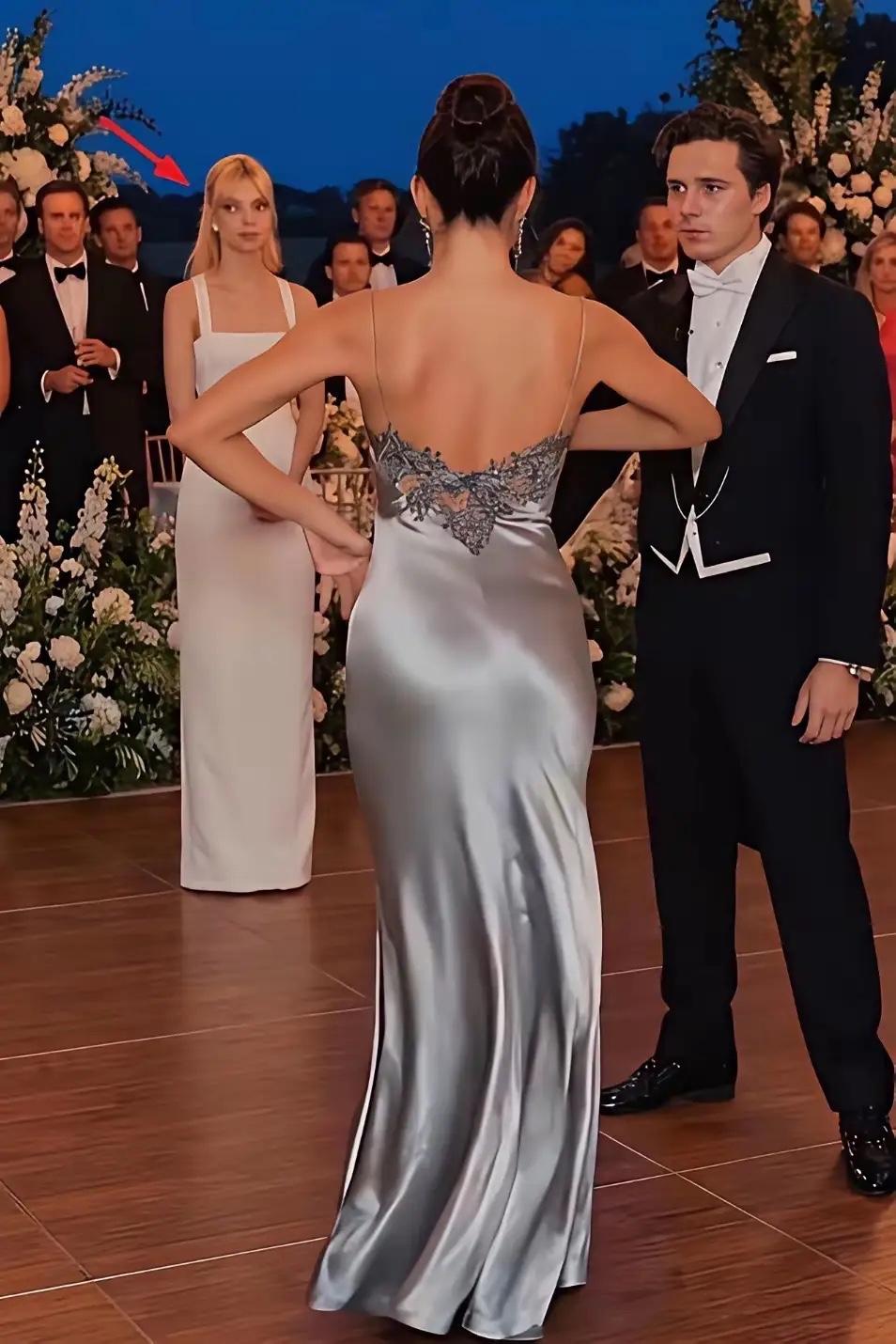 直到贝克汉姆长子布鲁克林婚礼照片出来，才知道他根本没有撒谎。本来小夫妻准备了好几