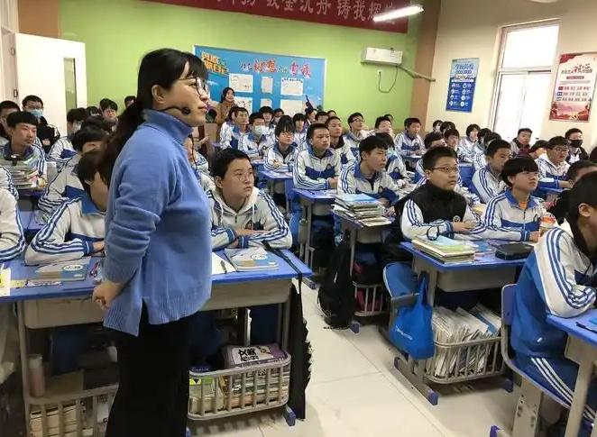 初中生退步的10个表现，但凡出现两个以上，退步是必然的！1、回家第一件事，永