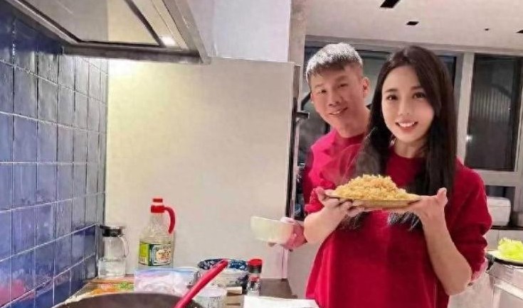 陶喆真是再一次证明，娶妻要娶年纪小的，你老了她还美得赏心悦目