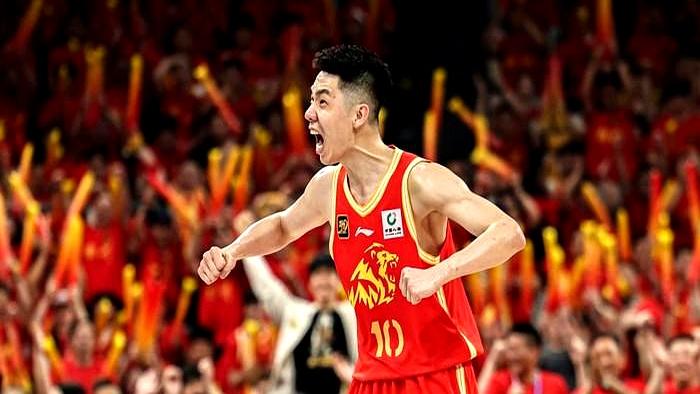 广厦这逆转，真把人看傻了！一度落后18分，硬是第四节给翻过来了。南京同曦