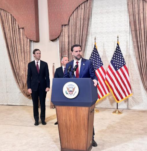 美军封锁伊朗港口，很多人以为特朗普只是在虚张声势、谈判桌上加筹码。错了！真相是：