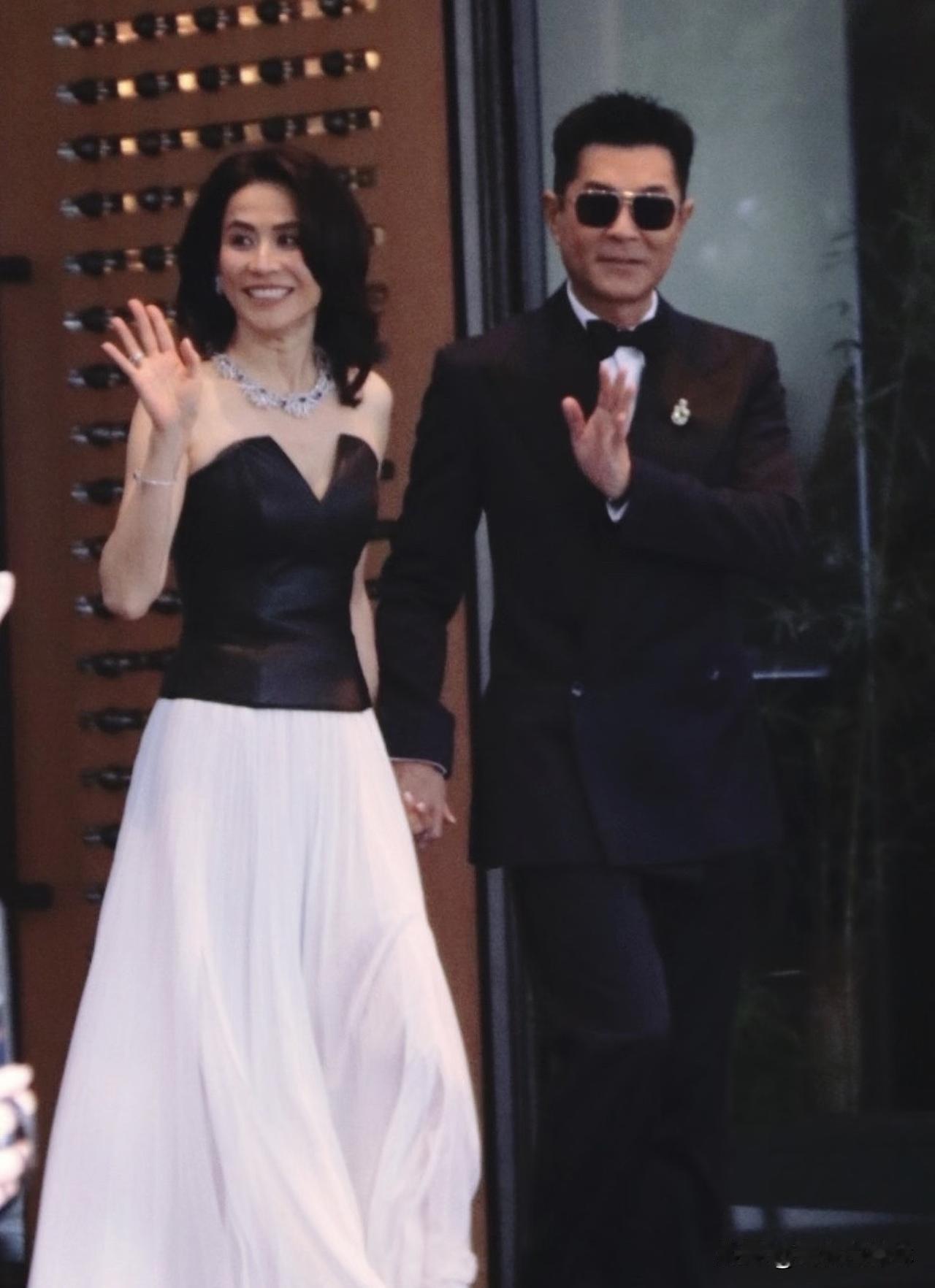 三十年友情，胜过无数爱情！金像奖红毯上，有一对组合让无数人破防。古天乐