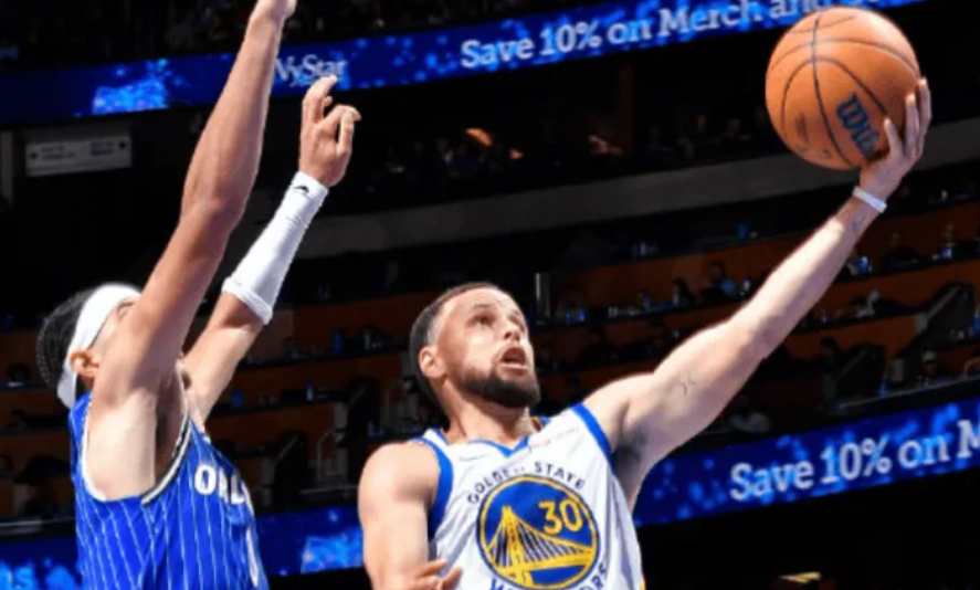 库里带病轰34分真相曝光！脚踝二次扭伤+高烧39℃，勇士医疗团队紧急叫停训练