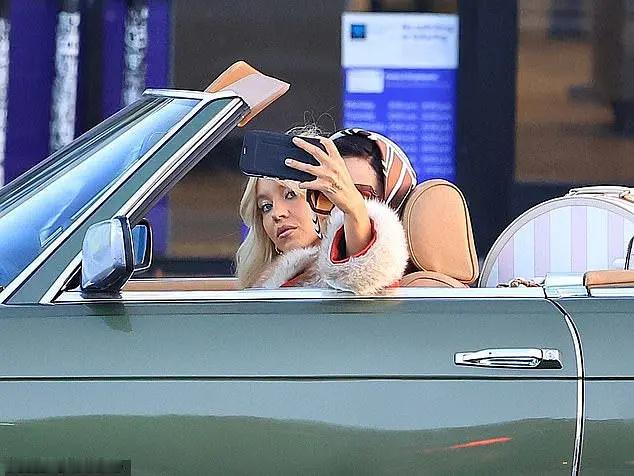 据巴西知名娱乐媒体Omelete报道，在《亢奋》第三季，西德尼·斯威尼饰演的