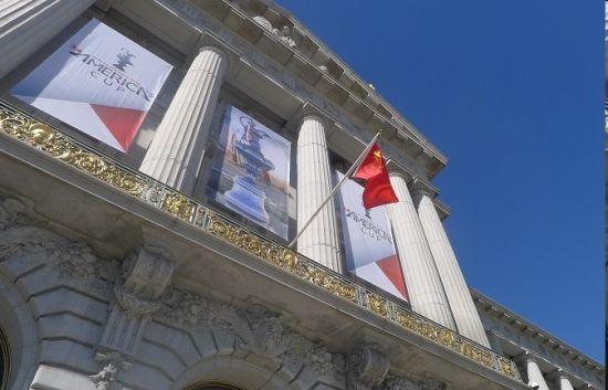 为什么美国旧金山市政府可以升中国国旗，他们不怕吗?  旧金山市政厅升起中国