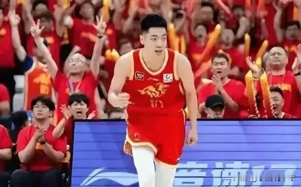 四川队输在哪？就差一个朱俊龙，请了整个广厦夺冠阵容，唯独漏了他小组赛所向披靡