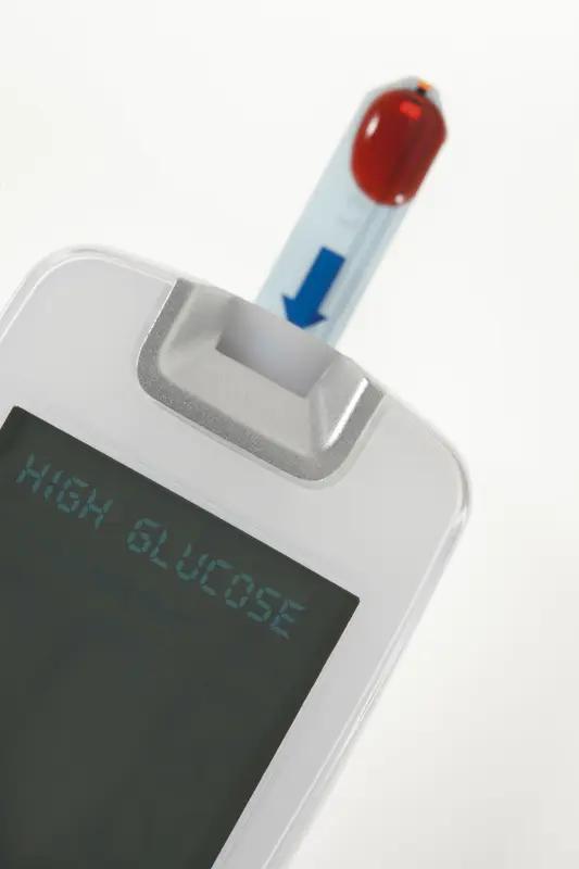 血糖偶尔升高,正常吗?血糖偶尔升高，这事得具体情况具体分析。正常空腹血糖值在3