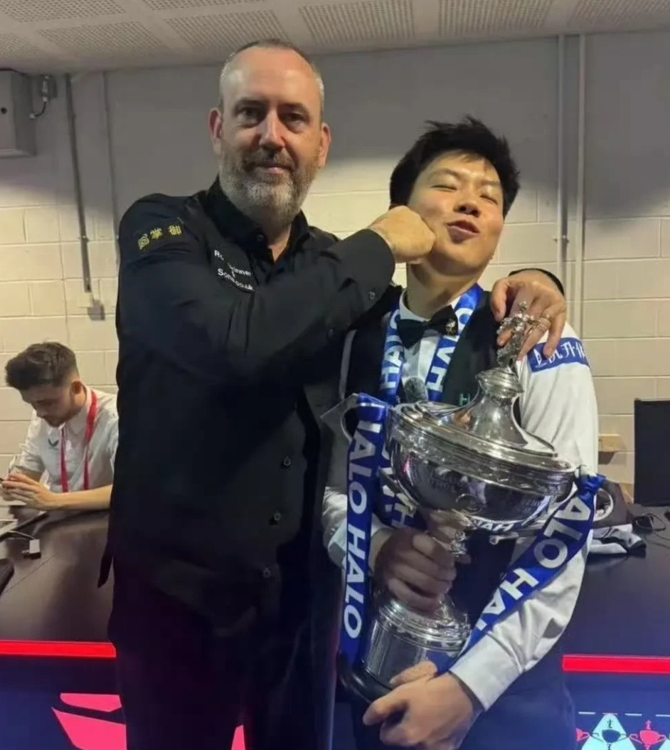 老马生气了，“打了”小赵一拳！输了世锦赛决赛的老马也很惬意，毕竟老马已经50