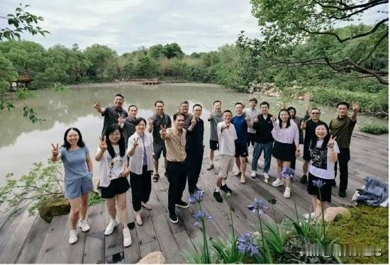 报告！马云在种田这个阿里合伙人的“秀”很有意思，有几点1.什么时候都要忆苦思