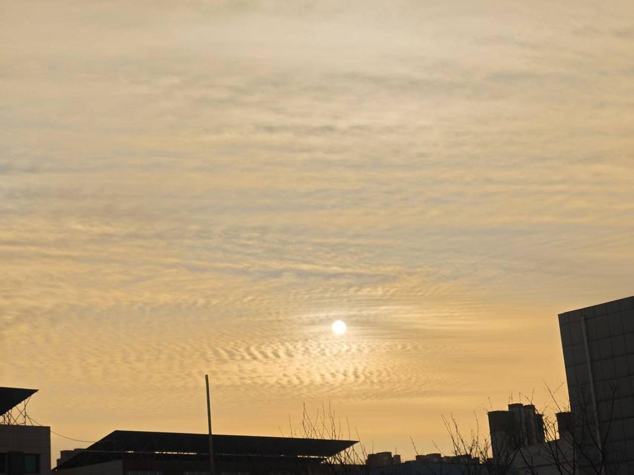 看着孩子期末成绩，家长很生气：三门课，门门不及格。孩子很委屈：本来考试前准备得