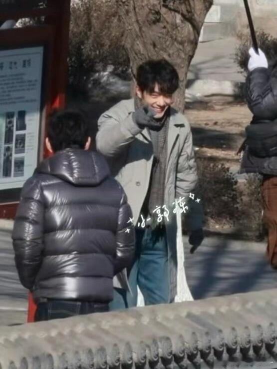 又是嫉妒王彦霖的一天，肖战的脸太精致了比王彦霖小一圈