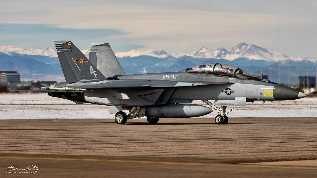 美军在树立对手方面毫不掩饰，明确公开。美国海军VFC-12假想敌中队用F/A-1
