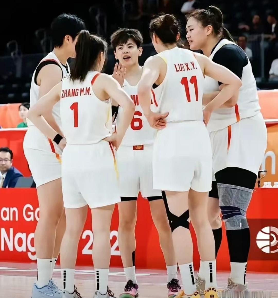 中国女篮，是时候走出“舒适区”了！世界杯亚军、曾经的亚洲杯冠军，中国女篮近两