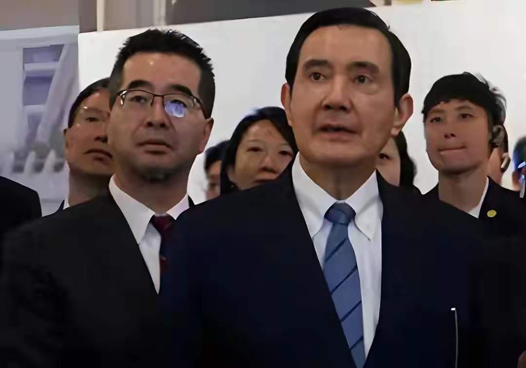 马英九到底为什么揪着萧旭岑不放？难道真的只是财政纪律那点事？我个人认为，有以