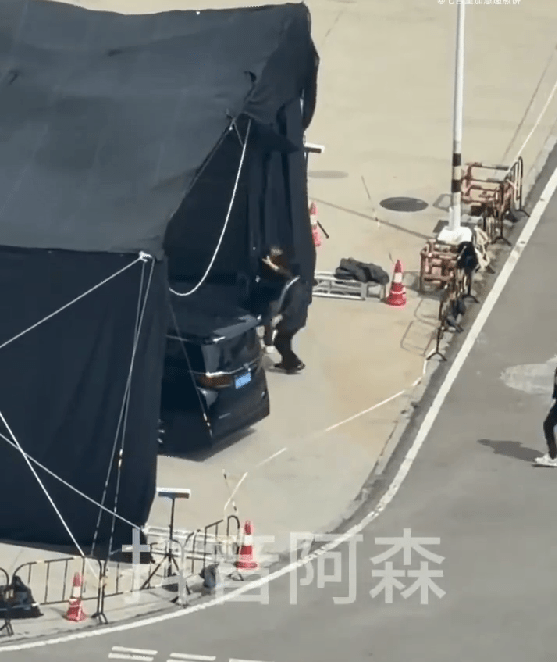 十日终焉防代拍知道全网都迫不及待想看肖战的齐夏了，但严到连只蚊子飞进去都得报备的