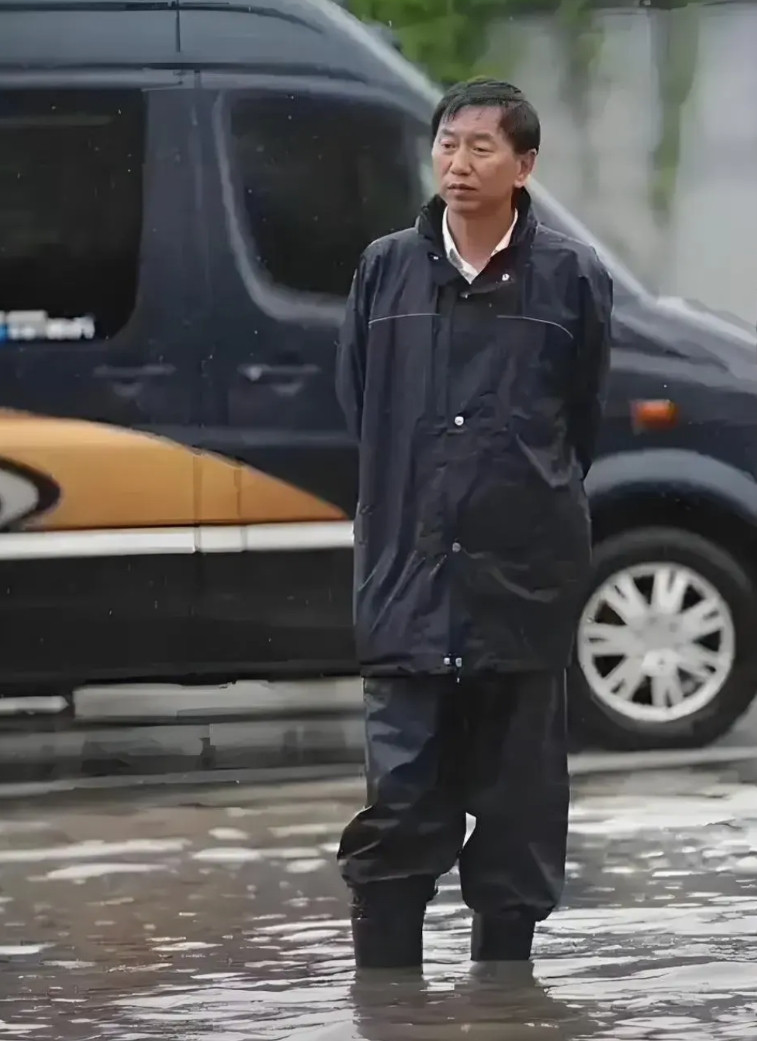 耿彦波那会儿搞河水治理，难就难在处处是坎儿，说几个实在的细节吧：就说钱的事