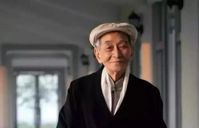 南怀谨一语成谶，振聋发聩！他说：“将资金转移外国、将子女送到外国读书的人，要居安