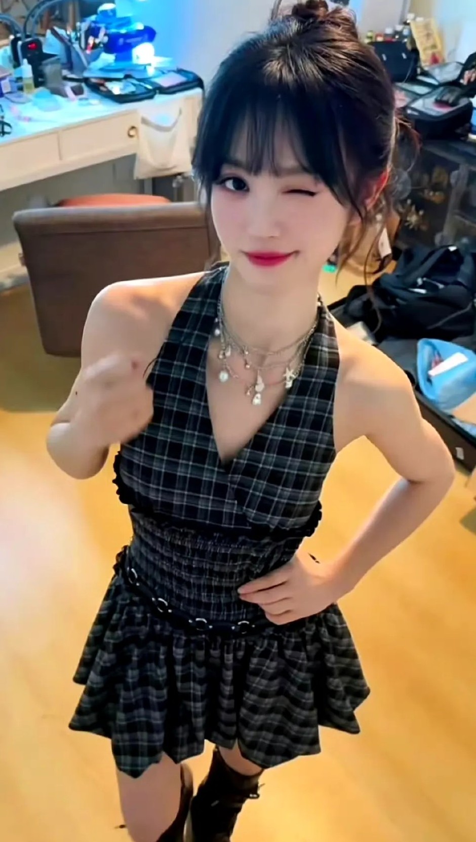 田曦薇的私服完全长在了我的心巴上，感觉都很日常，但是又特别有元气，特别有辨识度，