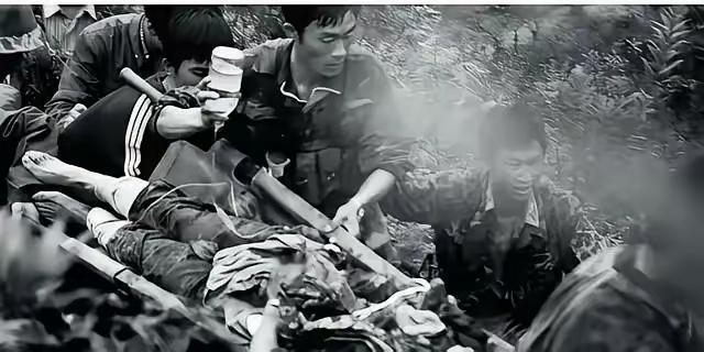 1984年冬天，南京军区1军接防老山前线。仗打得太猛，牺牲的战友越来越多，麻栗坡