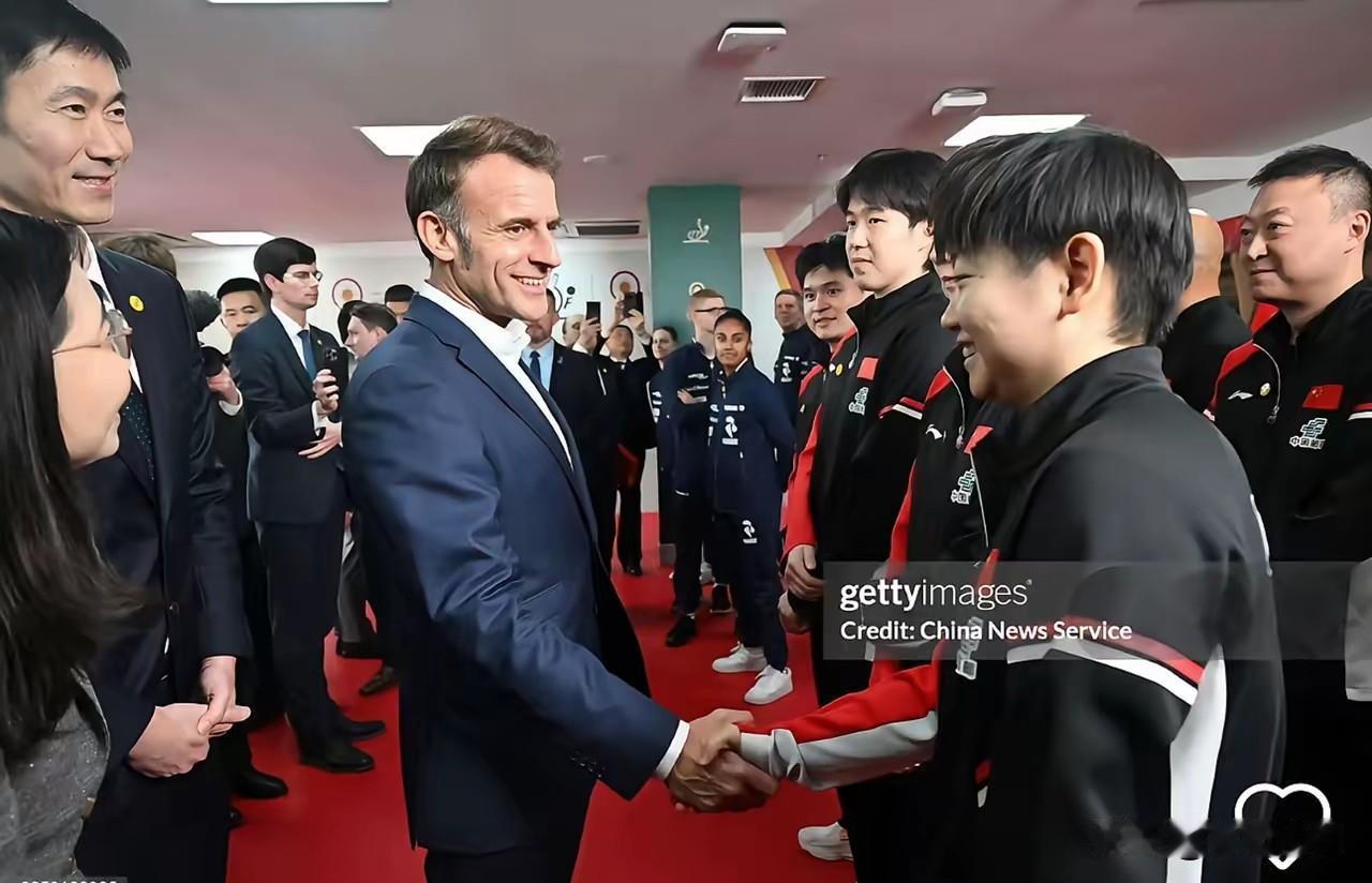 好家伙，孙颖莎在成都这波操作，真是给咱们上了一课！明明鹰眼都判定没擦网，对手