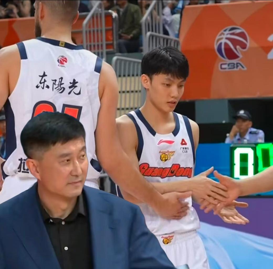 实话实说，广东队今年有几场球输的简直是莫名其妙！很多时候是在大比分领先最后被逆转