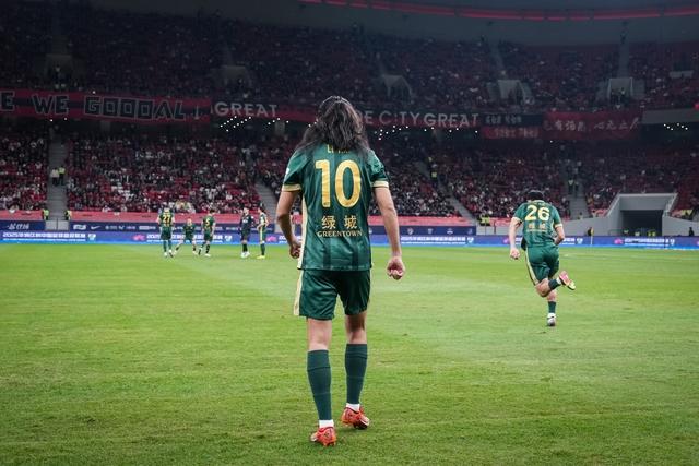 李提香发布社媒: 离别无关足球, 重聚皆因足球