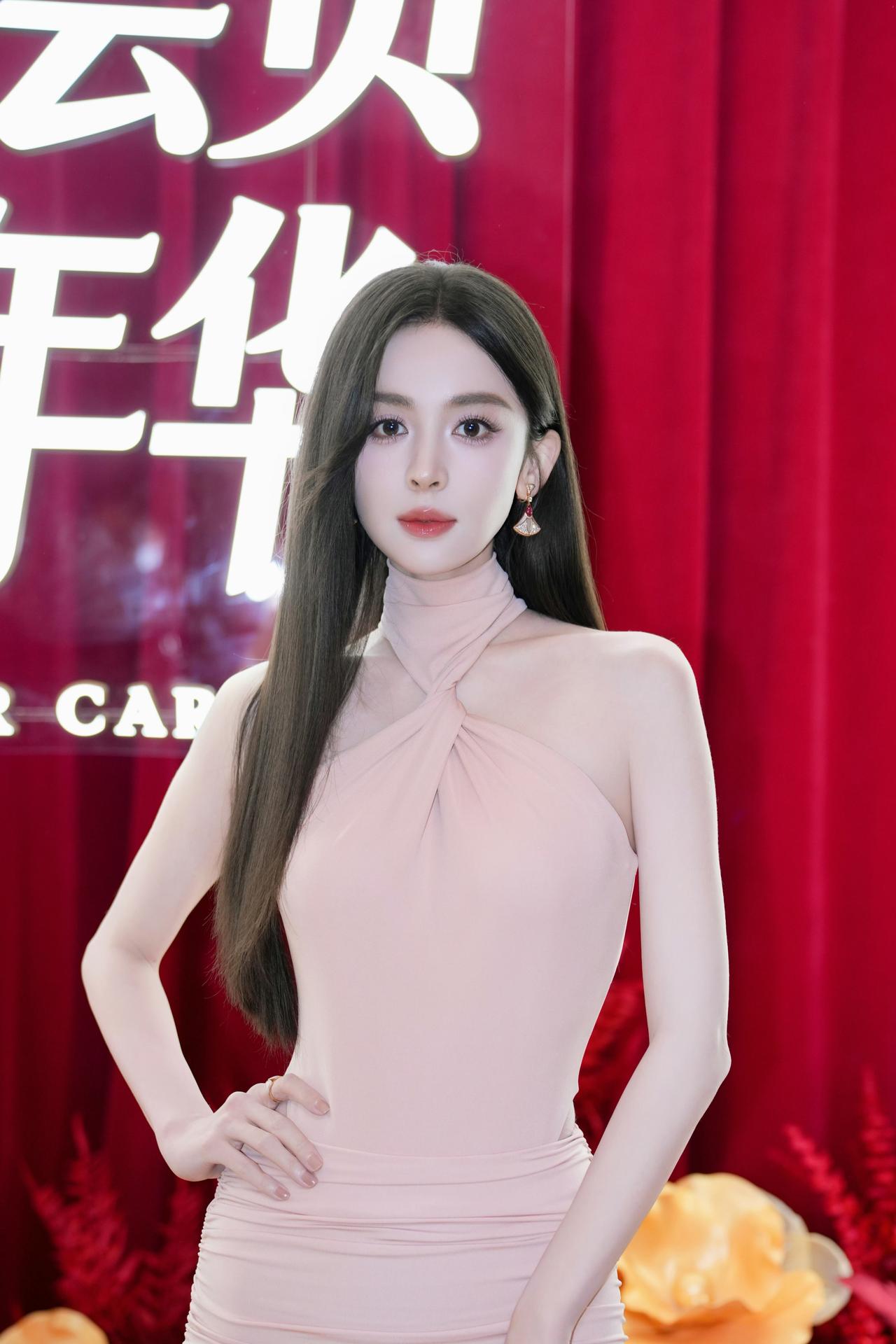 这个娜扎好美好温柔[爱心][爱心]