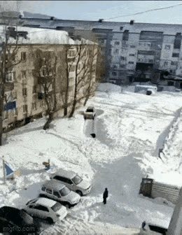 铲一上午估计车都开不出去吧[抠鼻]