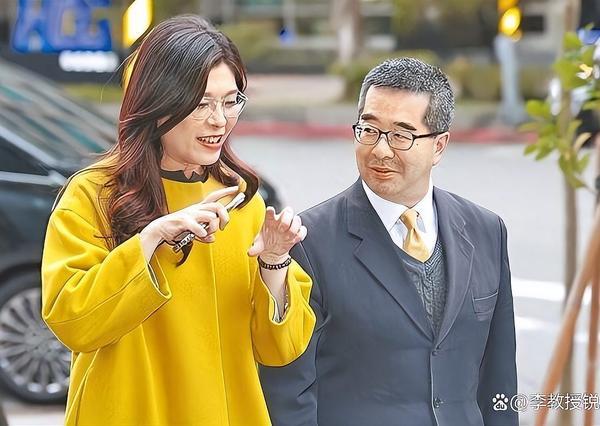 杀疯了！萧旭岑带15条大礼返台，赖清德台独路彻底堵死家人们直接沸腾！两岸交