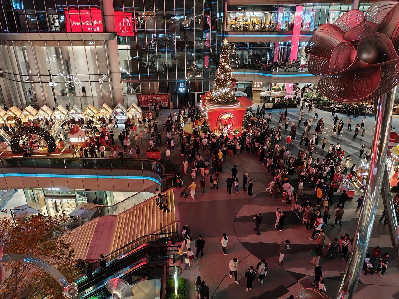 看到一个评论让我感觉到非常的惊讶。现在的湖南菜馆非常的多，川菜馆，火锅店也非常的