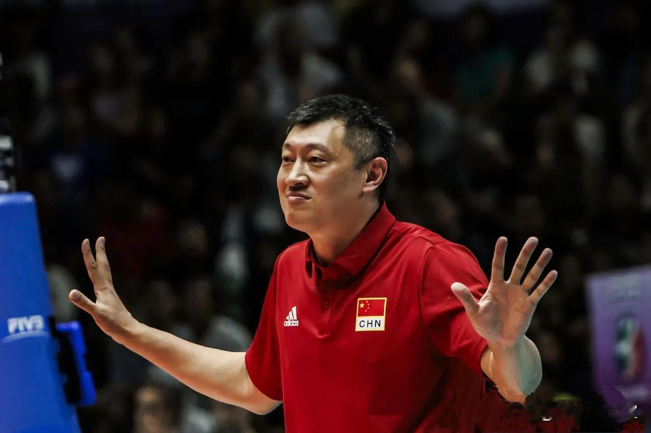 季后赛的消息：匡琦回归北京女排主教练中国排球超级联赛官网近日更新了A、B级俱