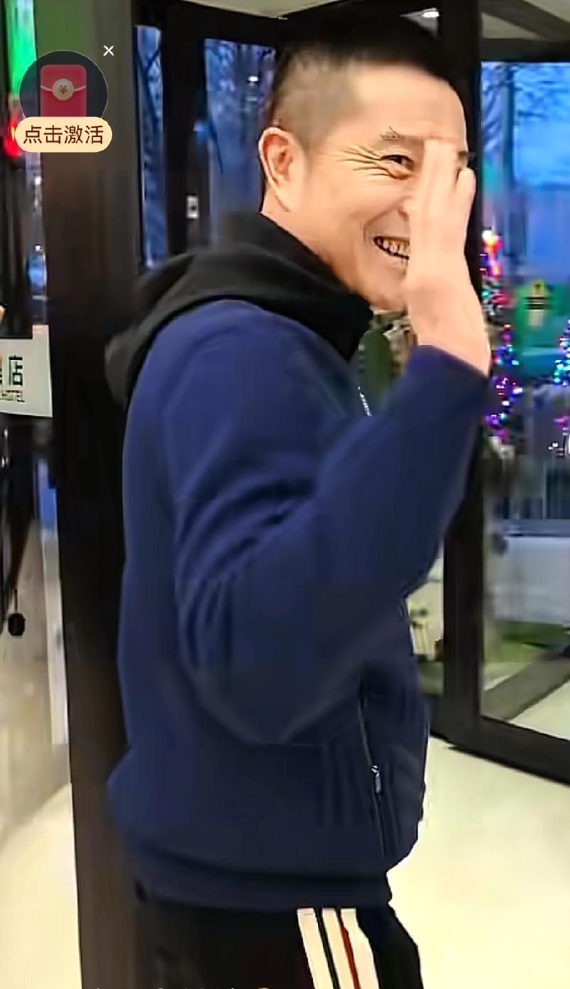 陈老板特别高兴，徐杰走路无大碍，胡明轩难得休息因麦考尔广东客场3胜1负，就比