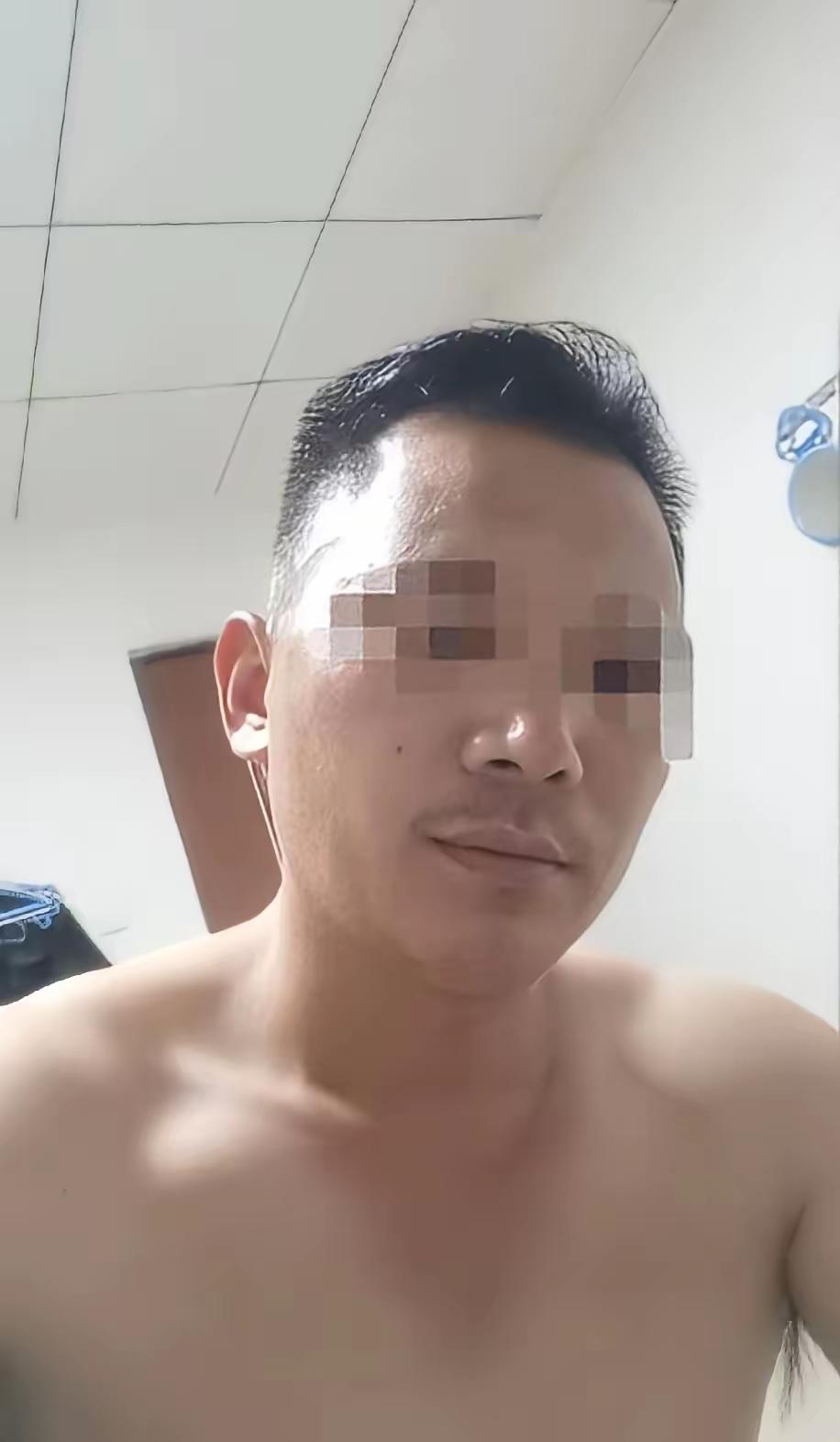 去年过年那会儿，我老婆走了，我牵着两个孩子去老丈人家待了几天。回来后，我妈和我姐