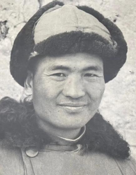 1955年，我军里面，一个叫袁庆荣的军官，被授予解放军大校军衔。当然，袁庆荣这个