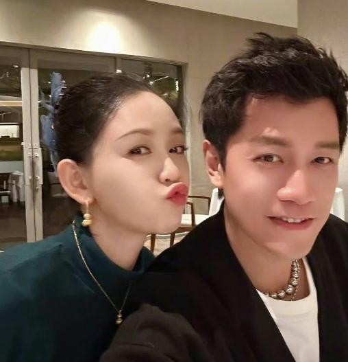 那些质疑陈乔恩和年下男老公感情的网友要被啪啪打脸了！近日，陈乔恩在节目里诉说了