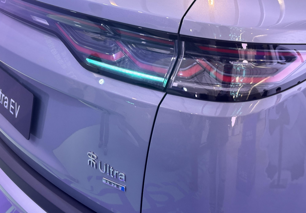 昨天群里一个兄弟说他退订了宋Ultra。等了快一个月，4S店连个准信都给不出。他