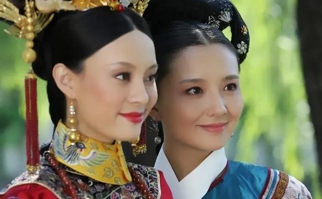 2010年，《甄嬛传》拍摄，一天，圆明园刚好下了一场大雪，郑晓龙很开心，这是天然