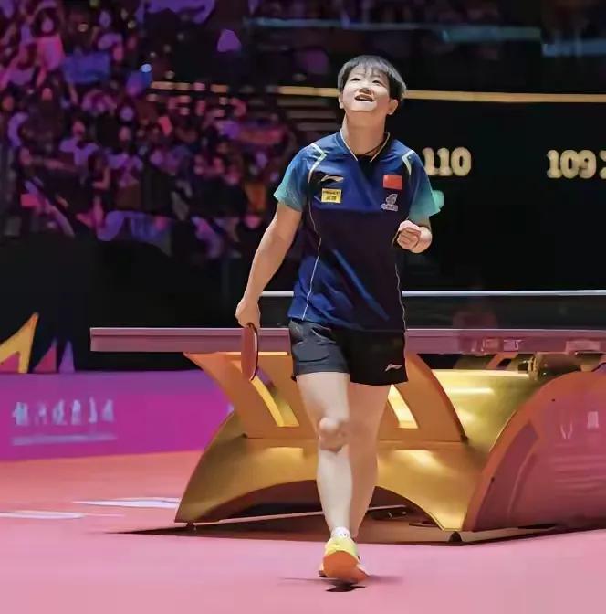 别侮辱孙颖莎了，拿她的200周碰瓷邓亚萍的374周有可比性吗看到有人拿孙颖莎的