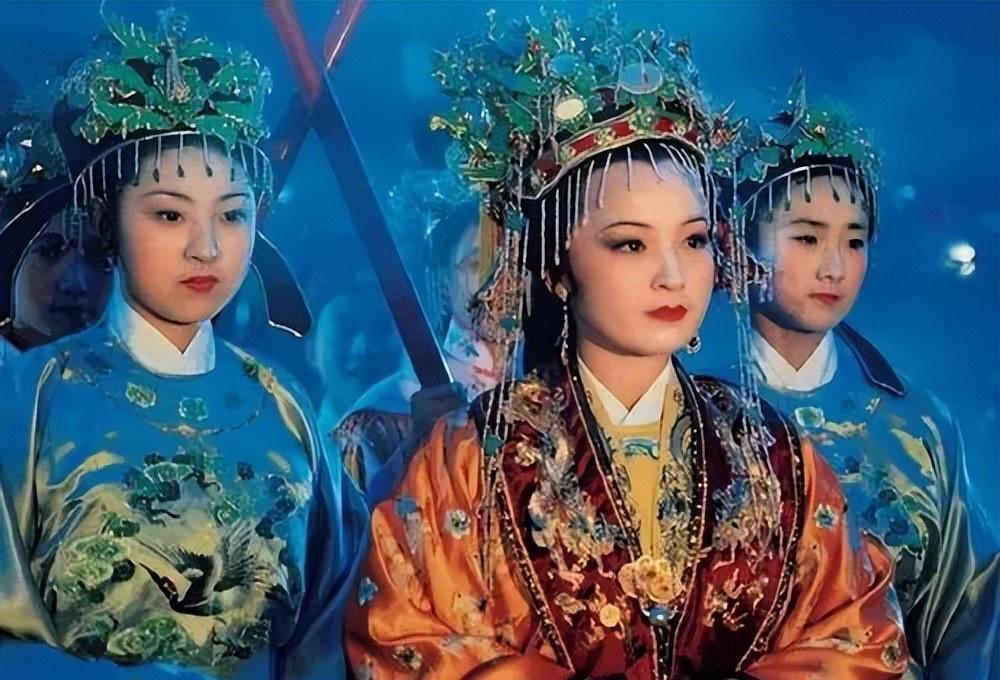 贾元春封妃三大诡异：凤藻宫尚书加贤德妃，实为贾府催命符？贾政寿宴正办得热闹，