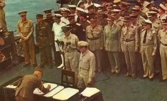 日本这次怕是要坐不住了。德国总理追着俄国要战争赔款，俄外交部愤然翻出二战时期的