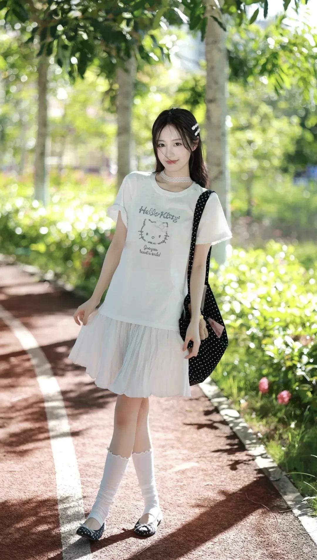 我们在秋风的日子里分享卓越的美丽佳人