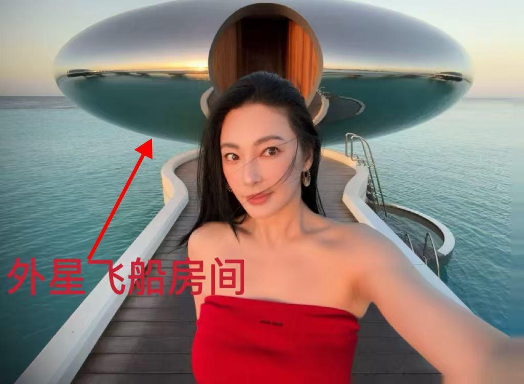 难怪大家都想当明星！不信你看张雨绮背后的这个房间，别看这个房间小，但是它的价