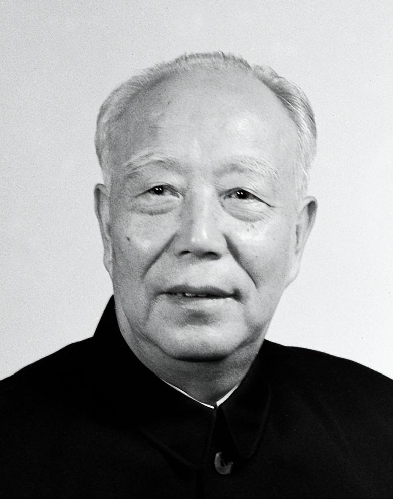 1978年冬夜，安徽凤阳县小岗村，18户农民挤在一间茅草屋里，颤抖着在一张纸上按