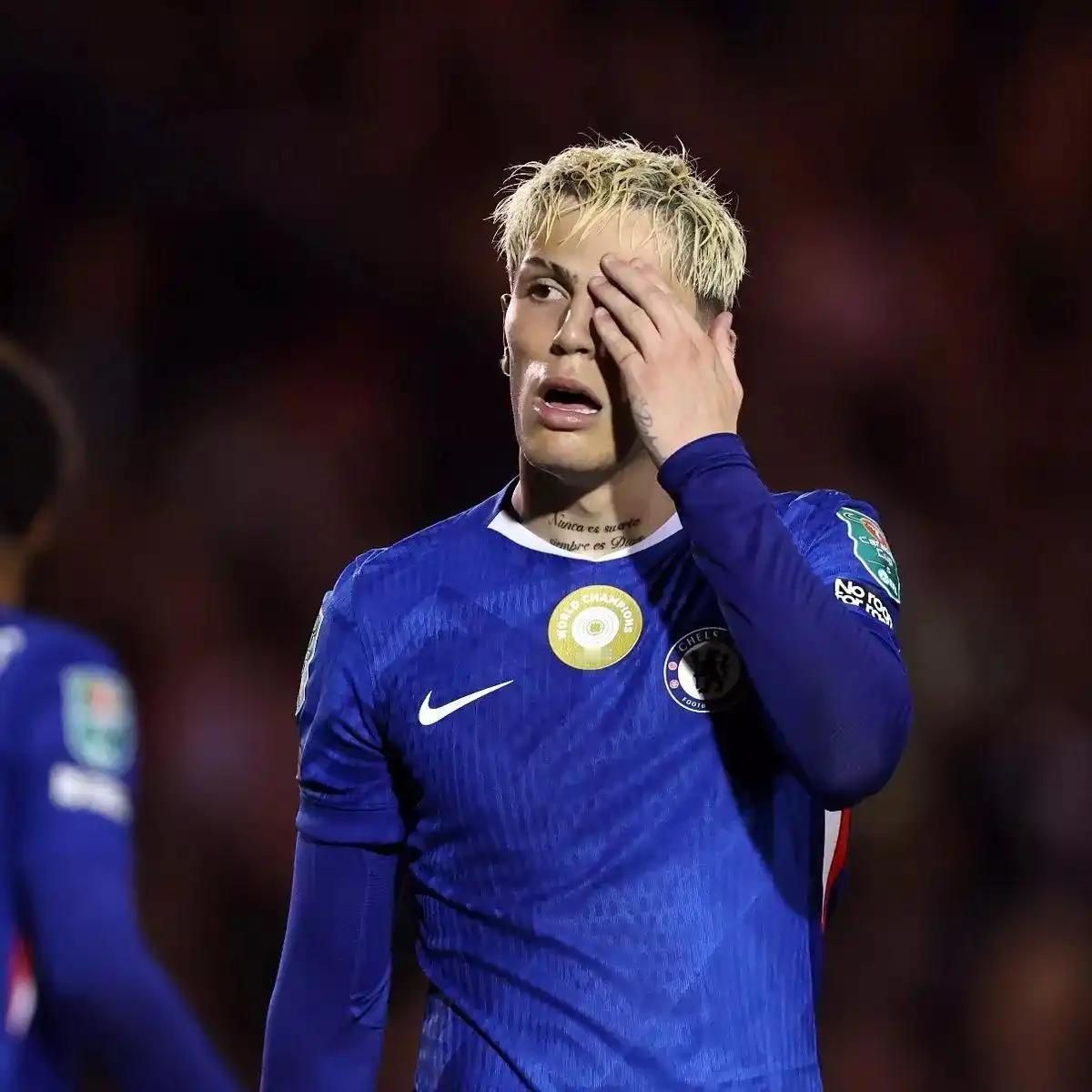 曼联在客场1：0战胜切尔西，领先切尔西高达10分，在联赛只有5轮的情况下，曼联下