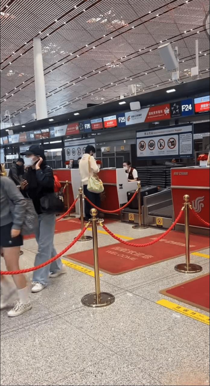 啊啊啊啊啊啊国乒出发印度了听说场馆在贫民窟附近[无奈吐舌][无奈吐舌][无奈吐舌]不是