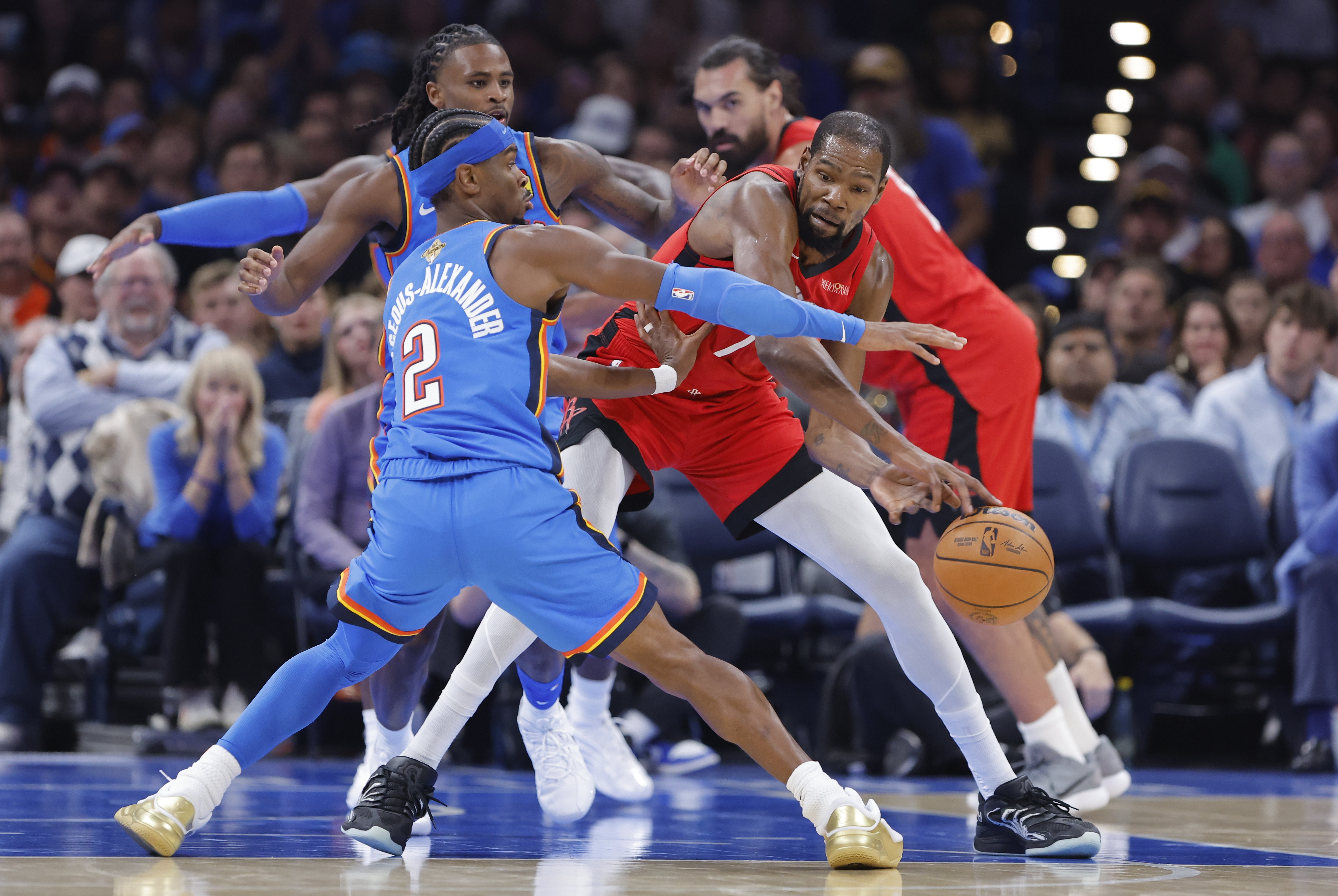 在NBA专家杰德·凯兹看来，去年夏天被火箭队用首轮10号签选中、又被送到了菲尼克