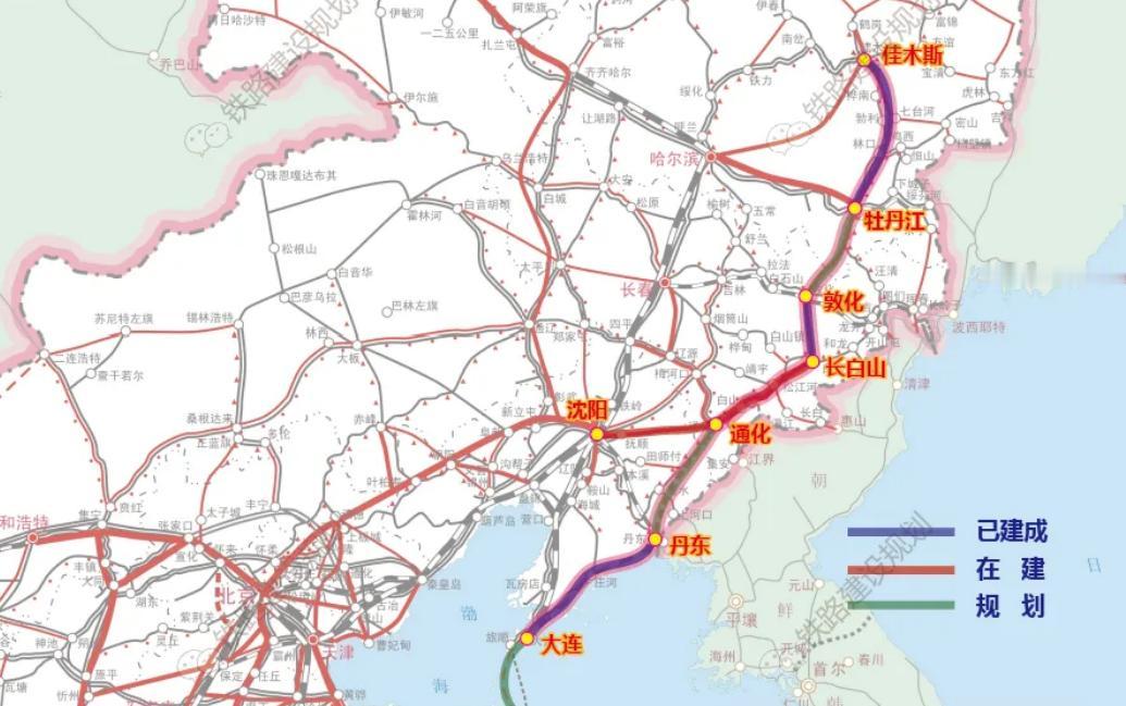 8月初，两份官方答复先后出来，说的都是跨省铁路的事儿。一个是辽宁交通运输厅对“