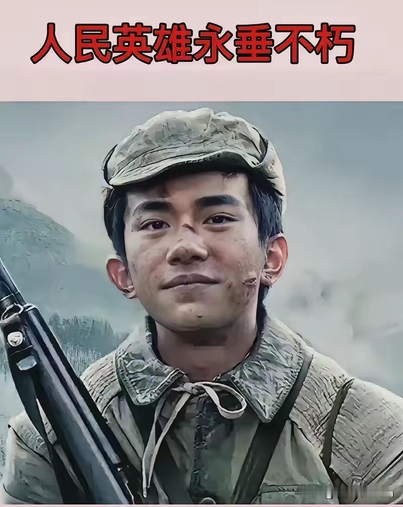 1942年一名新四军战士外出时，突然看到对面偷偷摸上来一大片日军，自己的后方就是